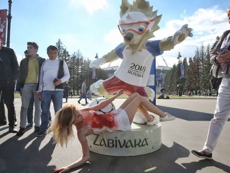 В Санкт-Петербурге провели акцию против политических преследований у фигуры Забиваки. Фоторепортаж