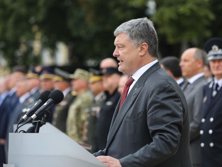 Порошенко: Новая полиция Украины все меньше напоминает старую, советского стиля милицию