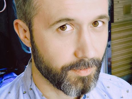 Бабкин продемонстрировал асану йоги в поезде