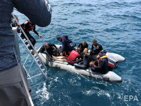 ﻿У Таїланді перекинулося судно з туристами: загинуло щонайменше 40 осіб