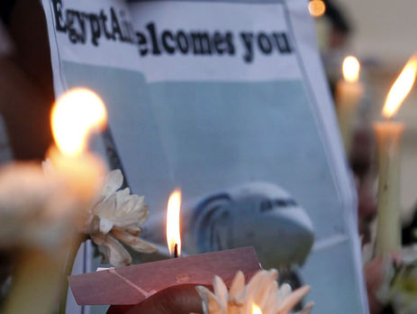 ﻿Французькі слідчі вважають, що літак EgyptAir міг розбитися через пожежу в кабіні пілотів