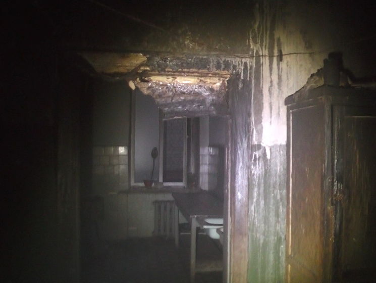 ﻿У Харкові вночі горів п'ятиповерховий житловий будинок, евакуювали 85 осіб