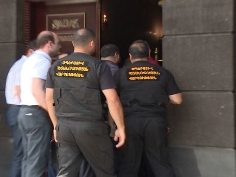 Брату экс-президента Армении и членам его семьи предъявили обвинения