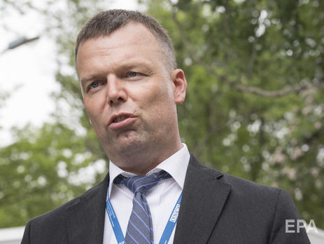 Хуг: В период перемирия на Донбассе нужно разводить силы и средства и отводить тяжелое вооружение