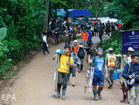 Из затопленной пещеры в Таиланде вывели уже шесть детей
