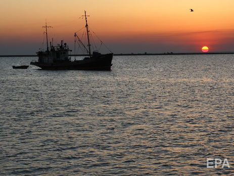 ﻿В Азовському морі протягом доби російські прикордонники перехопили сім суден – журналіст