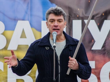 Немцов: Скоро в Крыму, где сорван туристический сезон, будут кричать "Путин – х...о!", поэтому ему нужны переговоры с Порошенко
