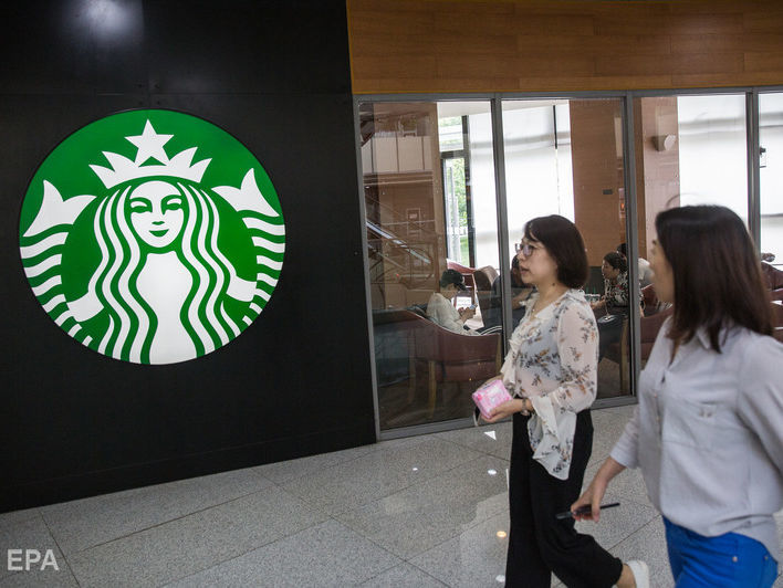 ﻿Starbucks вирішила відмовитися від використання пластикових соломинок