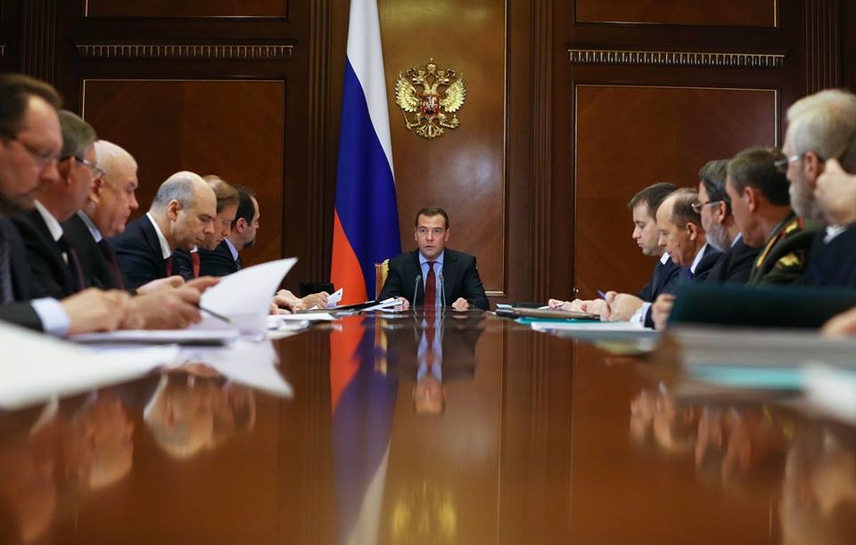 Медведев: Визиты европейских политиков на Майдан – грубое вмешательство в дела суверенного государства