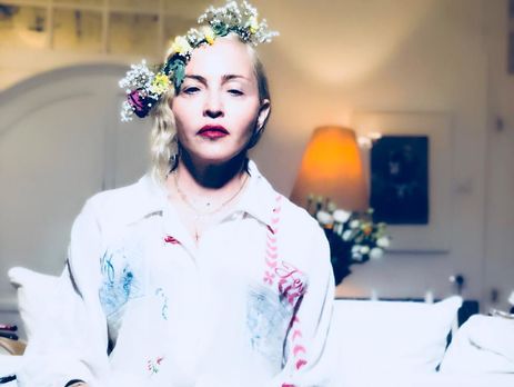 Мадонна показала танец приемных дочерей-близняшек под видео Майкла Джексона