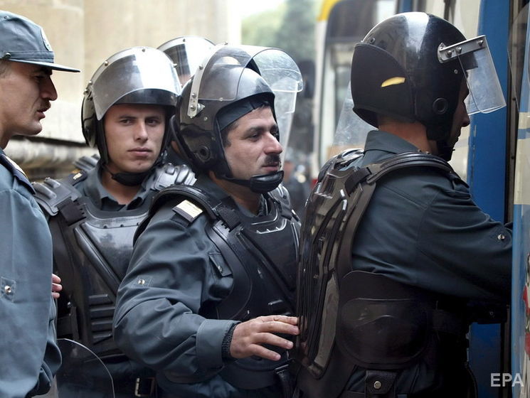 ﻿В Азербайджані під час розгону акції протесту загинуло двоє поліцейських 