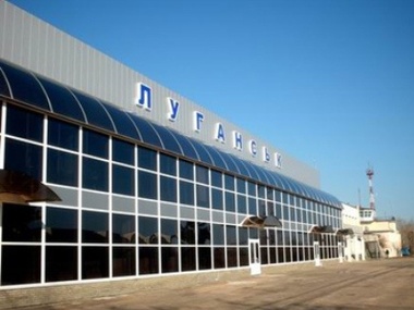 Соцсети: Террористы обесточили аэропорт и заминировали дорогу в Луганске