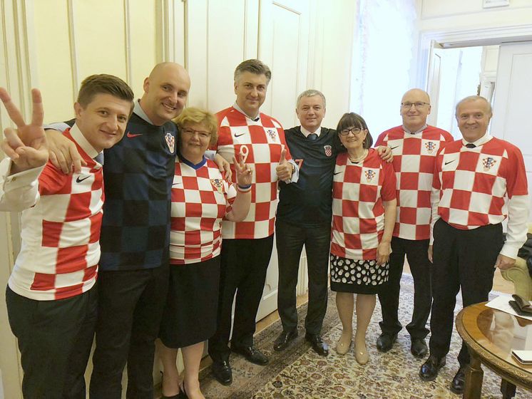 ﻿Кабінет міністрів Хорватії провів засідання у футболках національної збірної