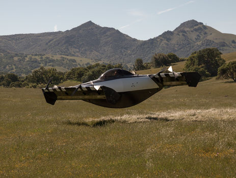 ﻿Канадський стартап презентував летючий автомобіль BlackFly. Відео