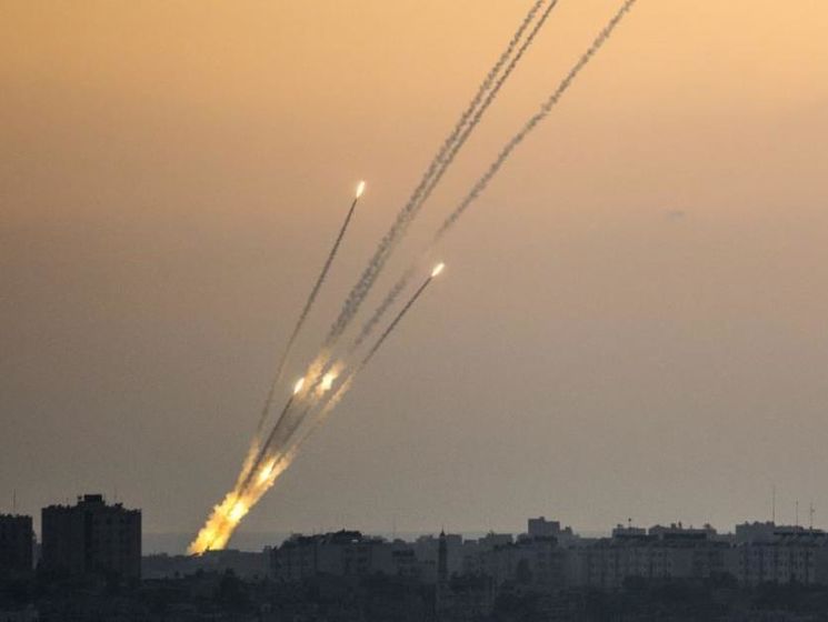 ﻿Ізраїльська авіація завдала масованих ударів по об'єктах ХАМАС у секторі Гази