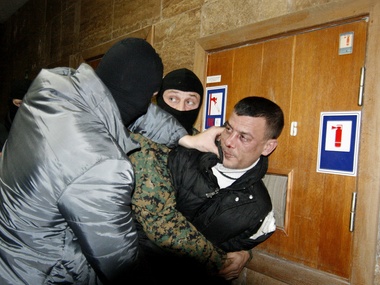 В Доме профсоюзов задержали мужчину, который назвался "капитаном МВД"