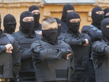СМИ: В Мариуполь после обстрела пограничников отправили батальон "Азов"