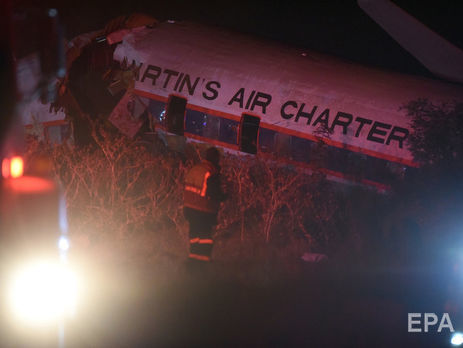 В ЮАР пассажир снял на телефон момент крушения самолета. Видео