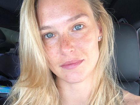 ﻿Рафаелі показала тіло в купальнику