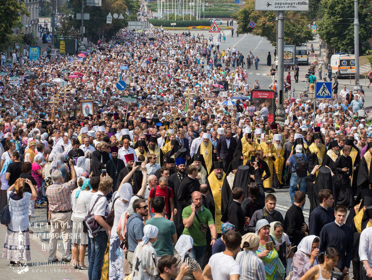 В УПЦ МП заявили, что чиновники массово блокируют участие верующих в большом крестном ходе 27 июля