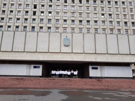 Жители Подгорцев провели очередной пикет против застройки и утверждают, что власти их игнорируют