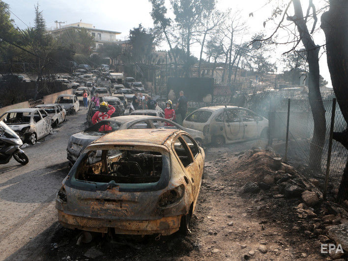 ﻿У Греції оголосили триденну жалобу за жертвами лісових пожеж