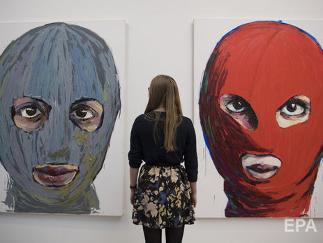 Всех участников акции Pussy Riot во время финала ЧМ оштрафовали за ношение полицейской формы