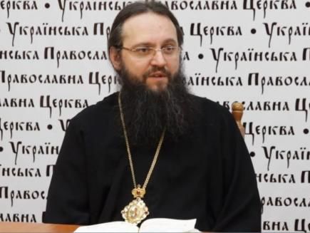 ﻿В УПЦ МП заявили, що влада заважає їхнім парафіянам прибути до Києва на хресний хід, а для УПЦ КП бронюють вагони та автобуси