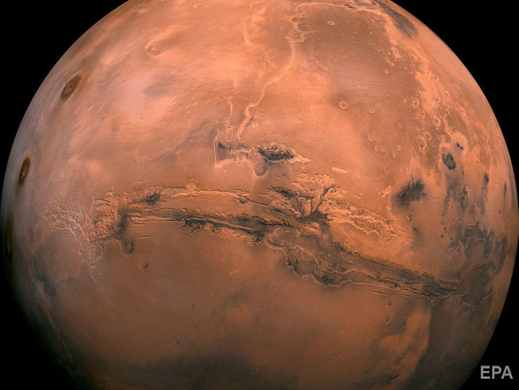 ﻿Учені виявили на Марсі підземне озеро