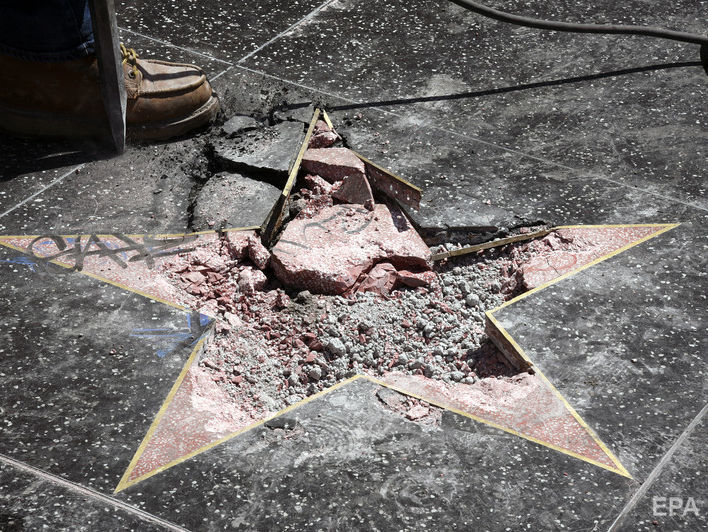﻿На Алеї слави в Голлівуді розбили зірку Трампа