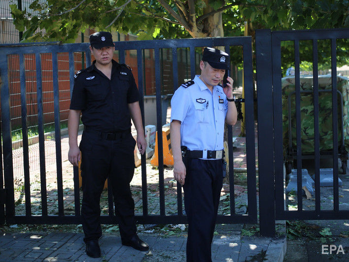 Небольшое взрывное устройство у посольства США в Пекине подорвал 26-летний мужчина – полиция