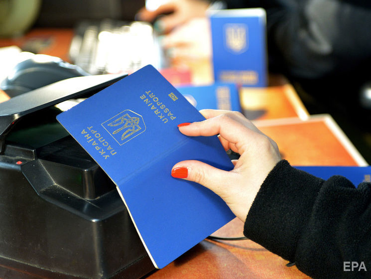 ﻿Аваков: Затримок у видаванні закордонних паспортів більше немає
