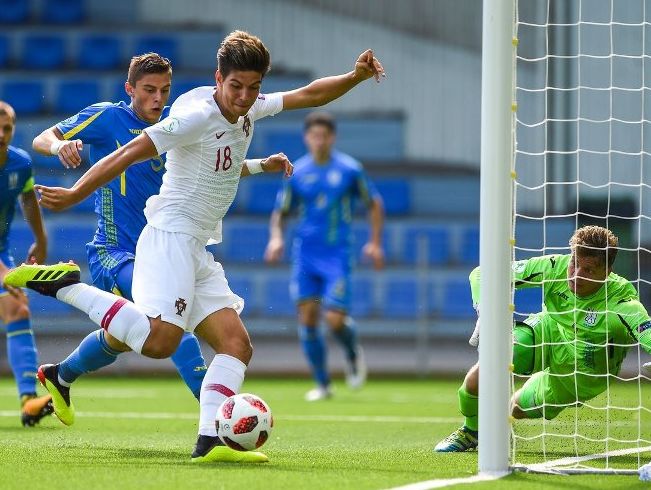Юношеская сборная Украины по футболу проиграла команде Португалии 0:5 в полуфинале Евро 2018