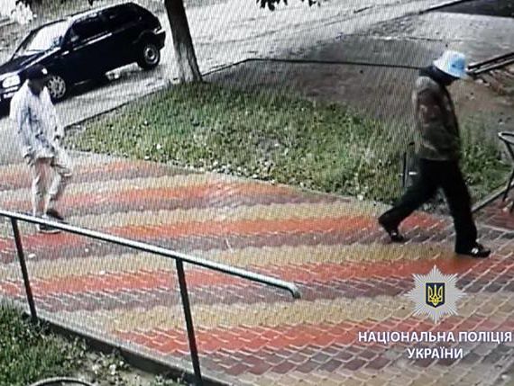 ﻿Грабіжники в масках Шрека пограбували ювелірний магазин у Харківській області