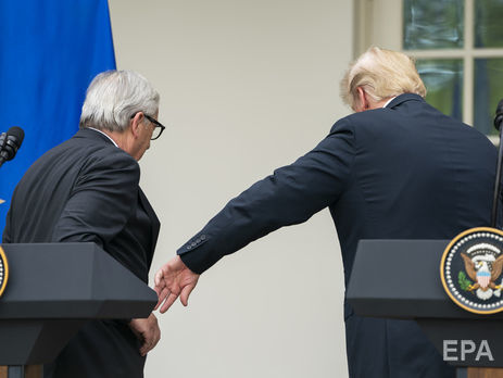 ﻿Юнкер розповів, що під час візиту до Вашингтона його несподівано поцілував Трамп