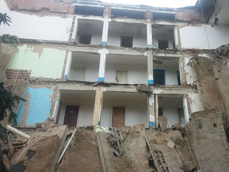 ﻿У Житомирській області обвалилася стіна гуртожитку, зруйновано 25 кімнат – ДСНС