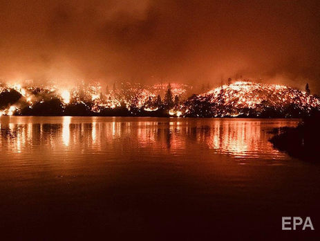 В США объявили режим чрезвычайной ситуации из-за пожаров в Калифорнии