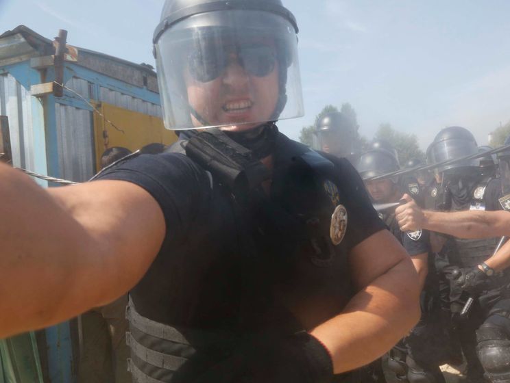 Спикер полиции об инциденте с фотокорреспондентом Лукацким в Киеве: Никто не использовал слезоточивый газ