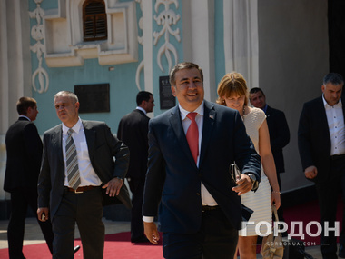Саакашвили: Россия использует перемирие для перегруппировки сил террористов и захвата новых территорий