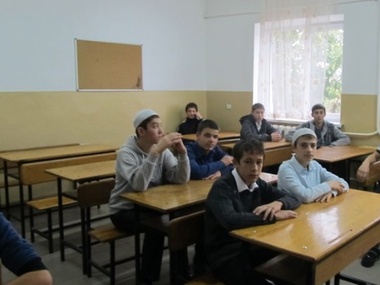 Неизвестные в Крыму захватили здание исламского религиозного учебного заведения