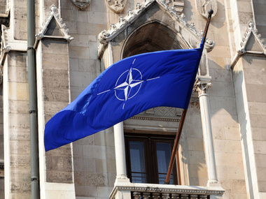 НАТО обсуждает кризис в Ираке