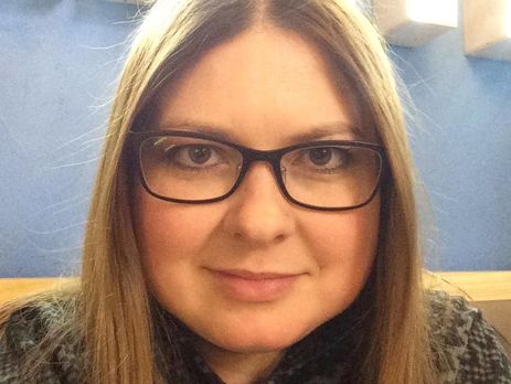 Сотрудница горсовета Херсона Гандзюк о нападении с кислотой: Почувствовала что-то теплое. Потом поняла, что одежда начала плавиться