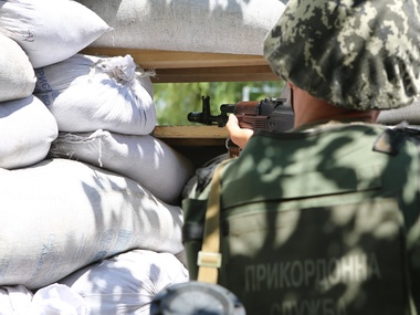 СНБО: Российские пограничники отстреливают боевиков, которые пытаются вернуться в РФ