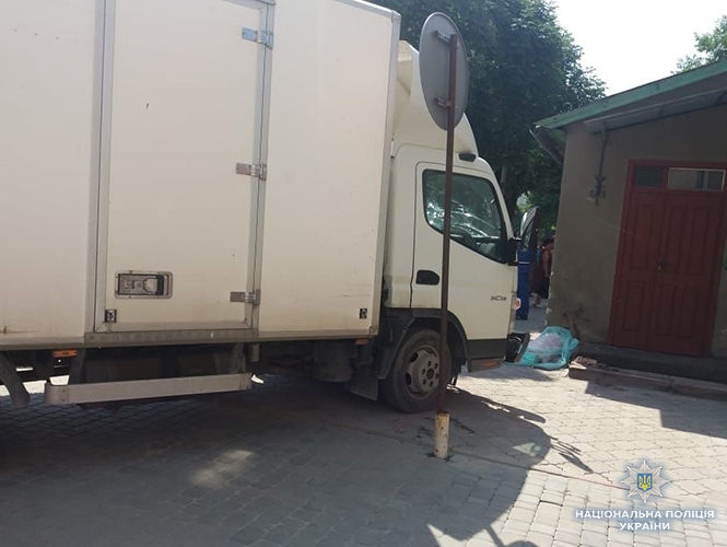 ﻿У Тернопільській області вантажівка виїхала на тротуар і збила на смерть восьмирічну дівчинку – поліція