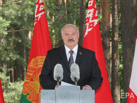 Лукашенко чиновнику: Меня "похоронили" сутки назад, и тебя могут "похоронить"