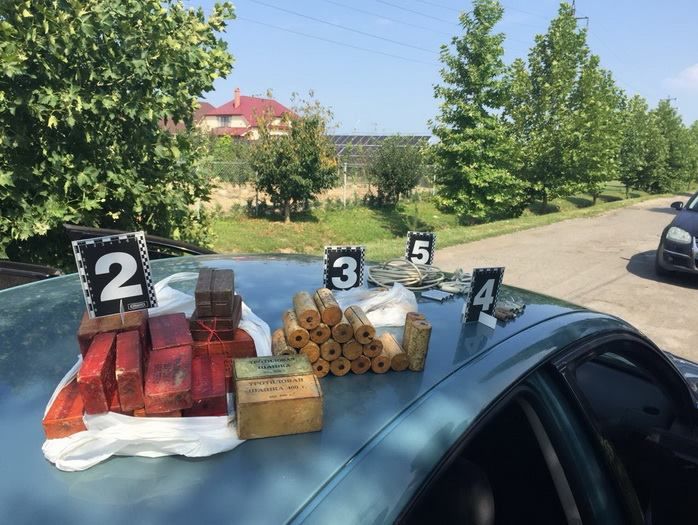 СБУ разоблачила в Закарпатье двух военнослужащих, которые пытались продать взрывчатку