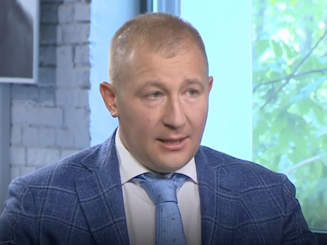 Оболонский суд пытается поставить управляемого и лояльного адвоката для завершения дела Януковича – Сердюк