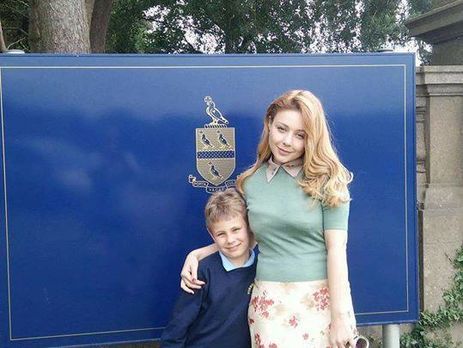 Тина Кароль сняла на видео, как молится ее сын