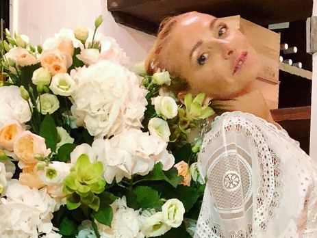 Навка опубликовала архивные снимки свадьбы с Песковым