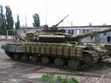 Украинские военные отбили у террористов российский танк